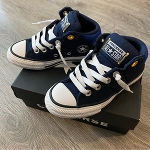 Converse Chuck Taylor All Star Axel Toddler sneakers (Size 11)